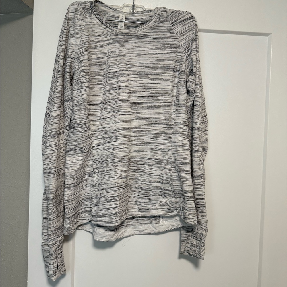 Lululemon Runderful Long Sleeve Size 10 - Picture 4 of 7